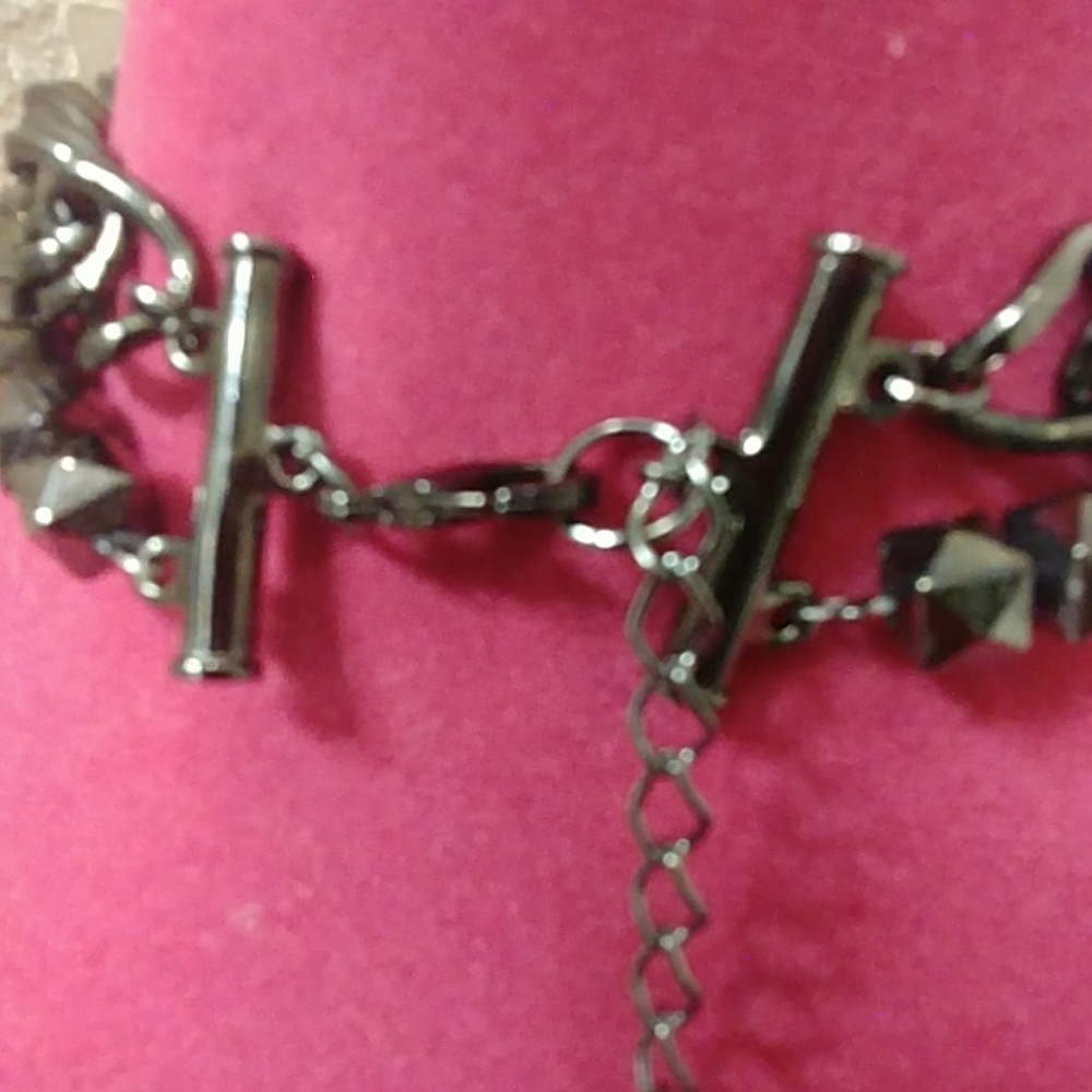 Gunmetal Metallic Rhinestone & Lucite Necklace - Picture 7 of 8